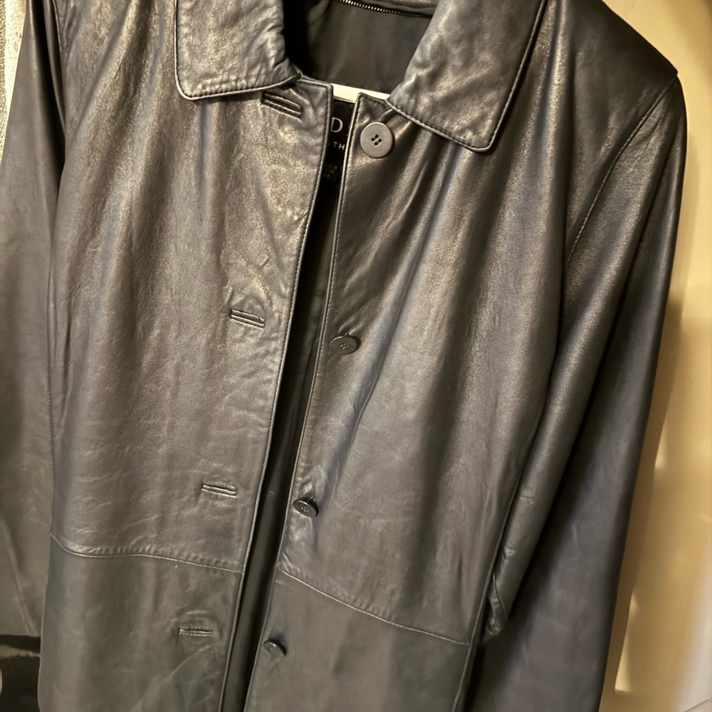 Black Leather Jacket with Smooth Finish and Collar